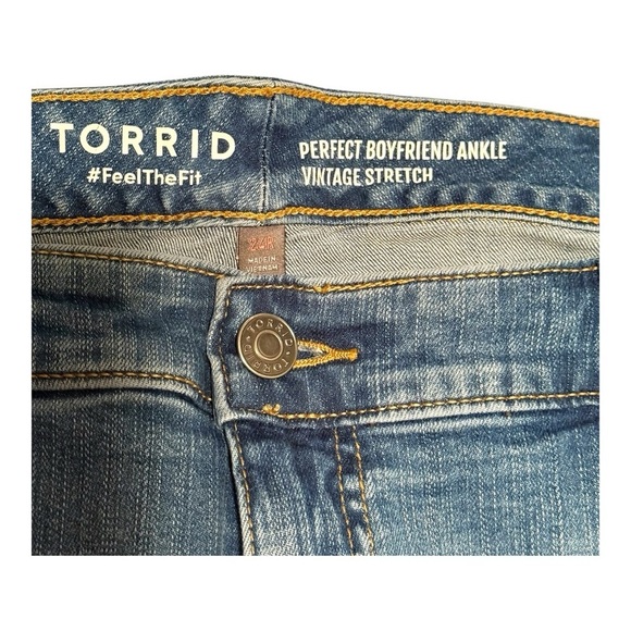 Torrid Perfect Boyfriend Mid-Rise Jeans Memory Lane - Size 24W Regular - Picture 8 of 13